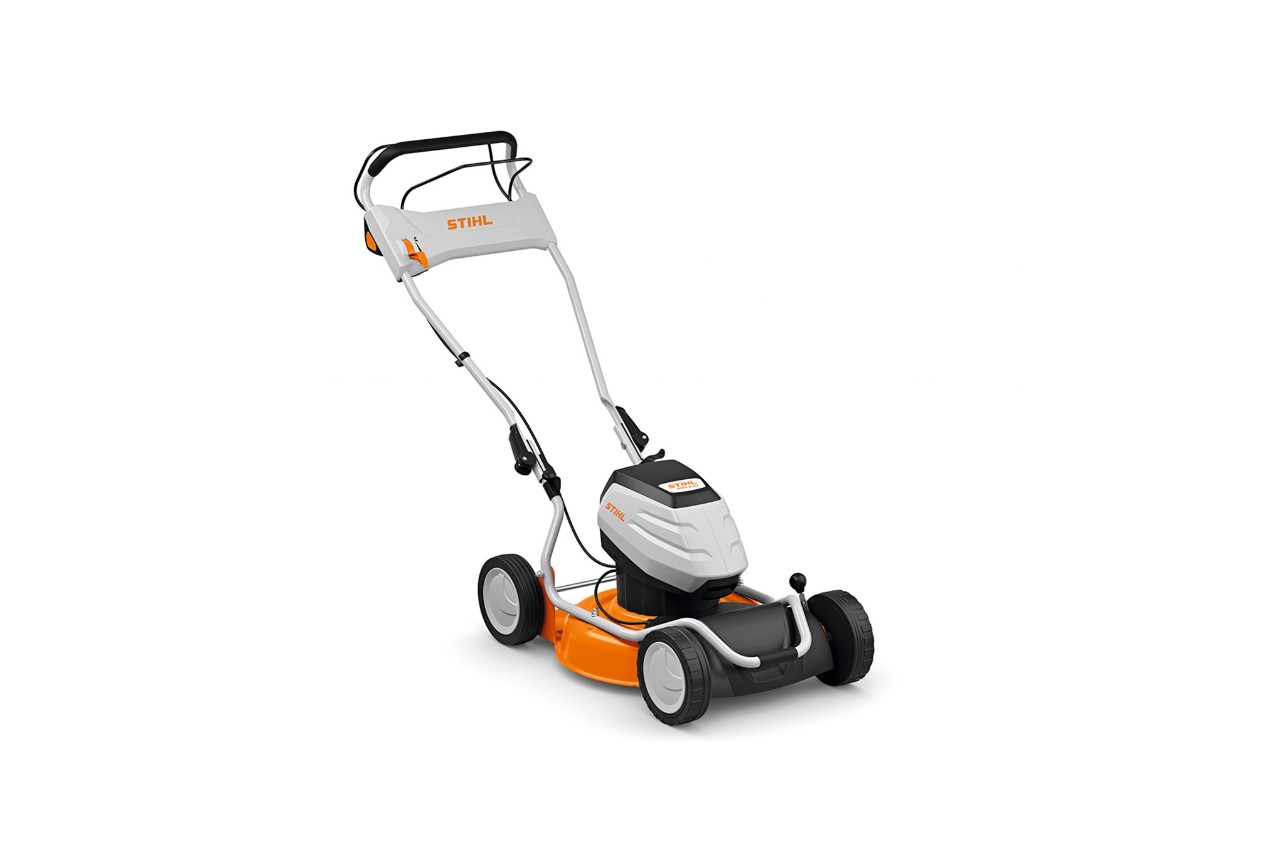 Allesilppuava STIHL RMA 2 RV -ruohonleikkuri valkoisella taustalla