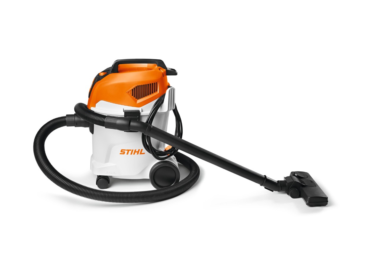 STIHL SE 33 -pölynimuri valkoisella taustalla