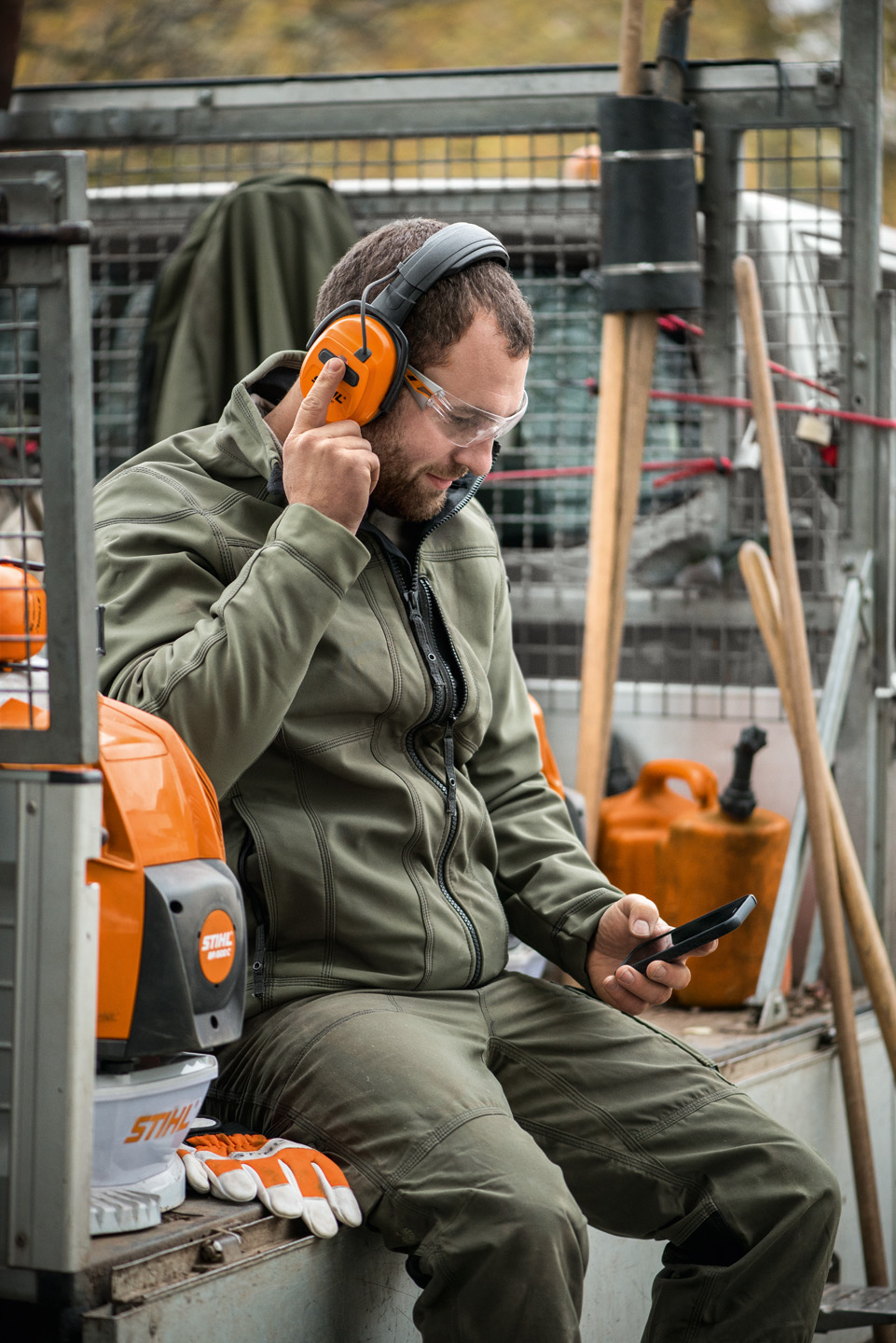 Bluetooth -kuulonsuojaimet: Kuulonsuojaimet langattomalla tai Bluetooth®-toiminnolla, kuten STIHL Dynamic -kuulonsuojaimet Bluetooth®-yhteydellä (BT)